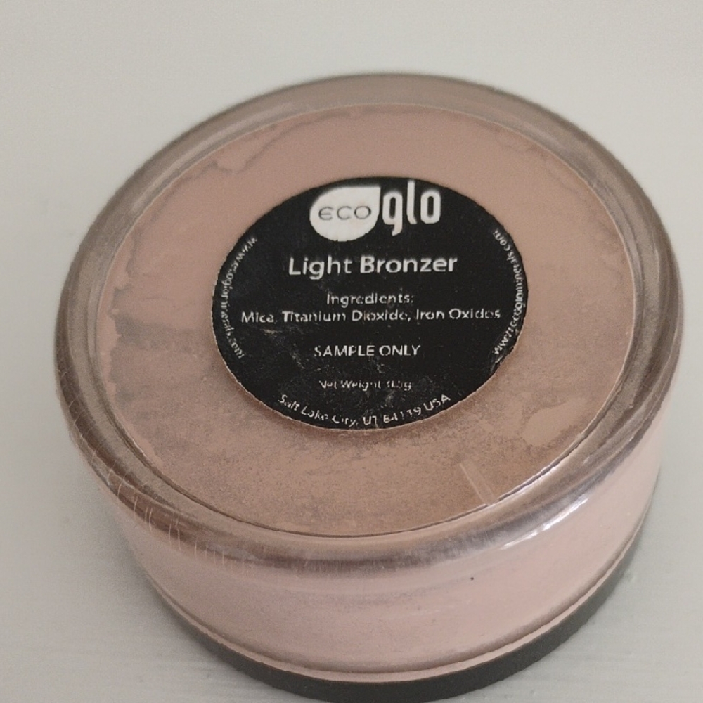 EcoGlo Light Bronzer